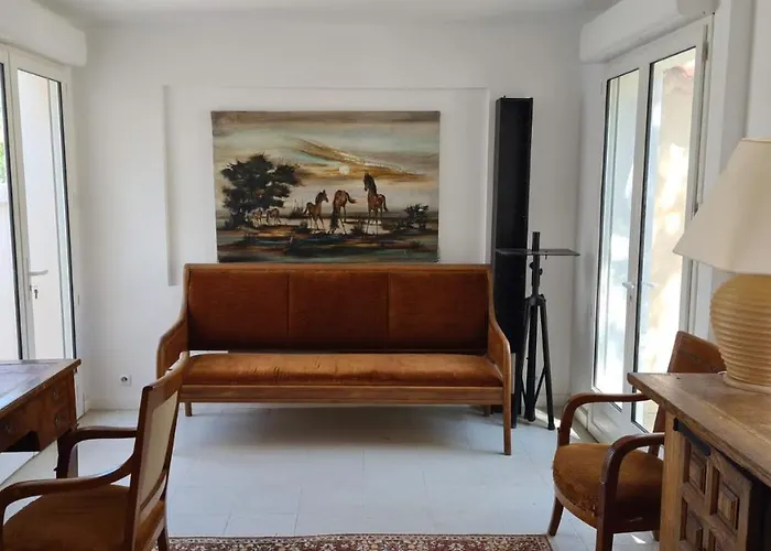 Loustalou Tatil Evi *